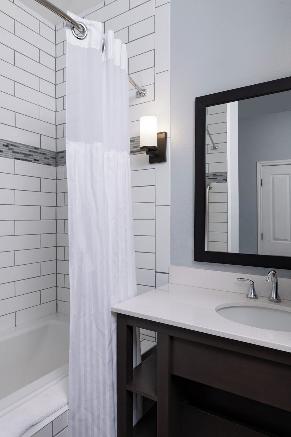 Riverside_20Suites_20CW_201BR_20IN_20007