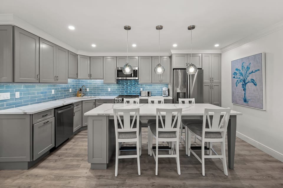 Dining & Kitchen
