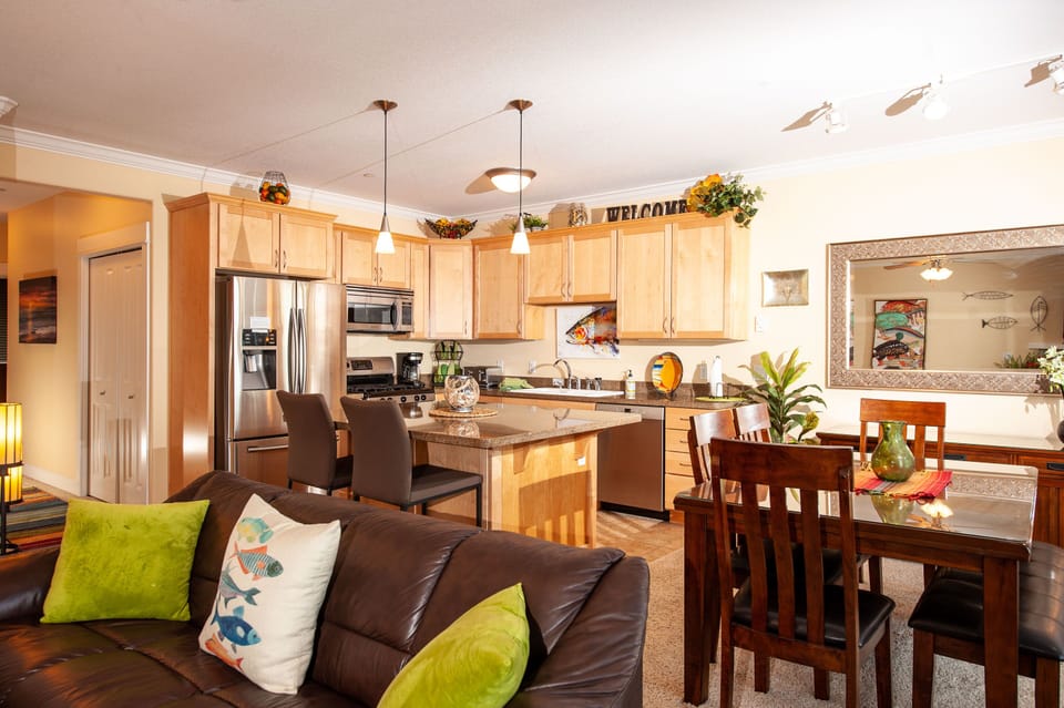 Full kitchen