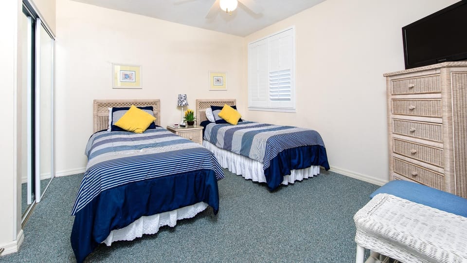 Third Bedroom - Two Twin Beds