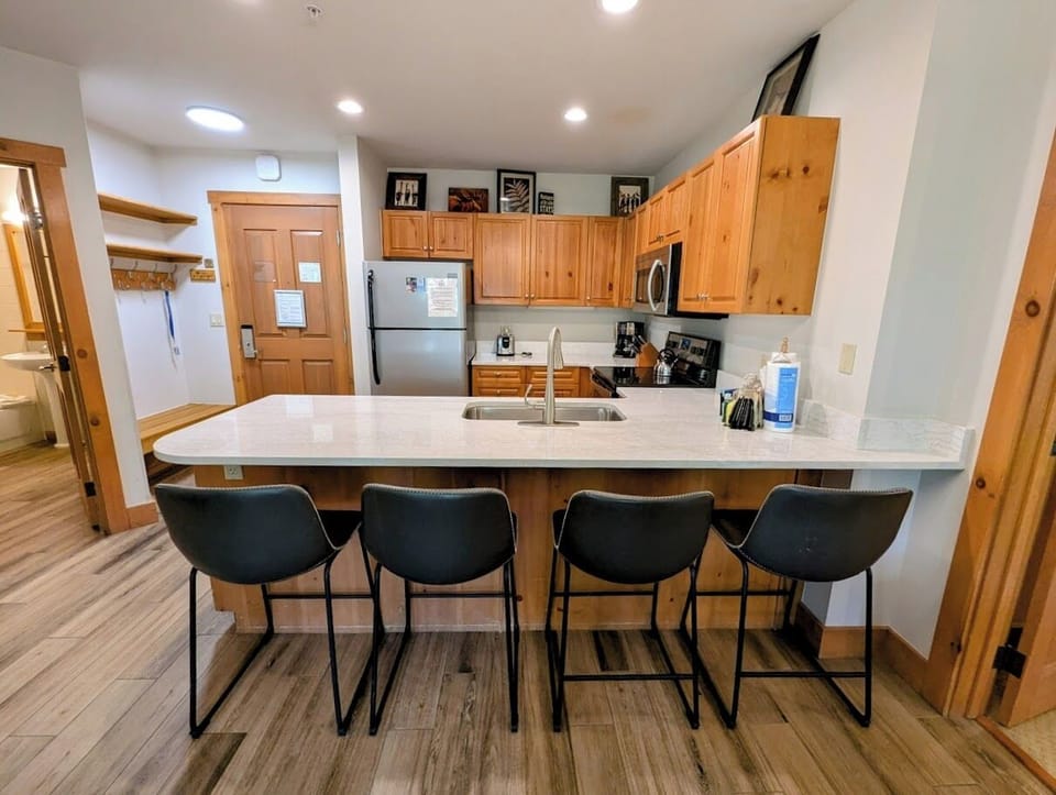 Barstool seating