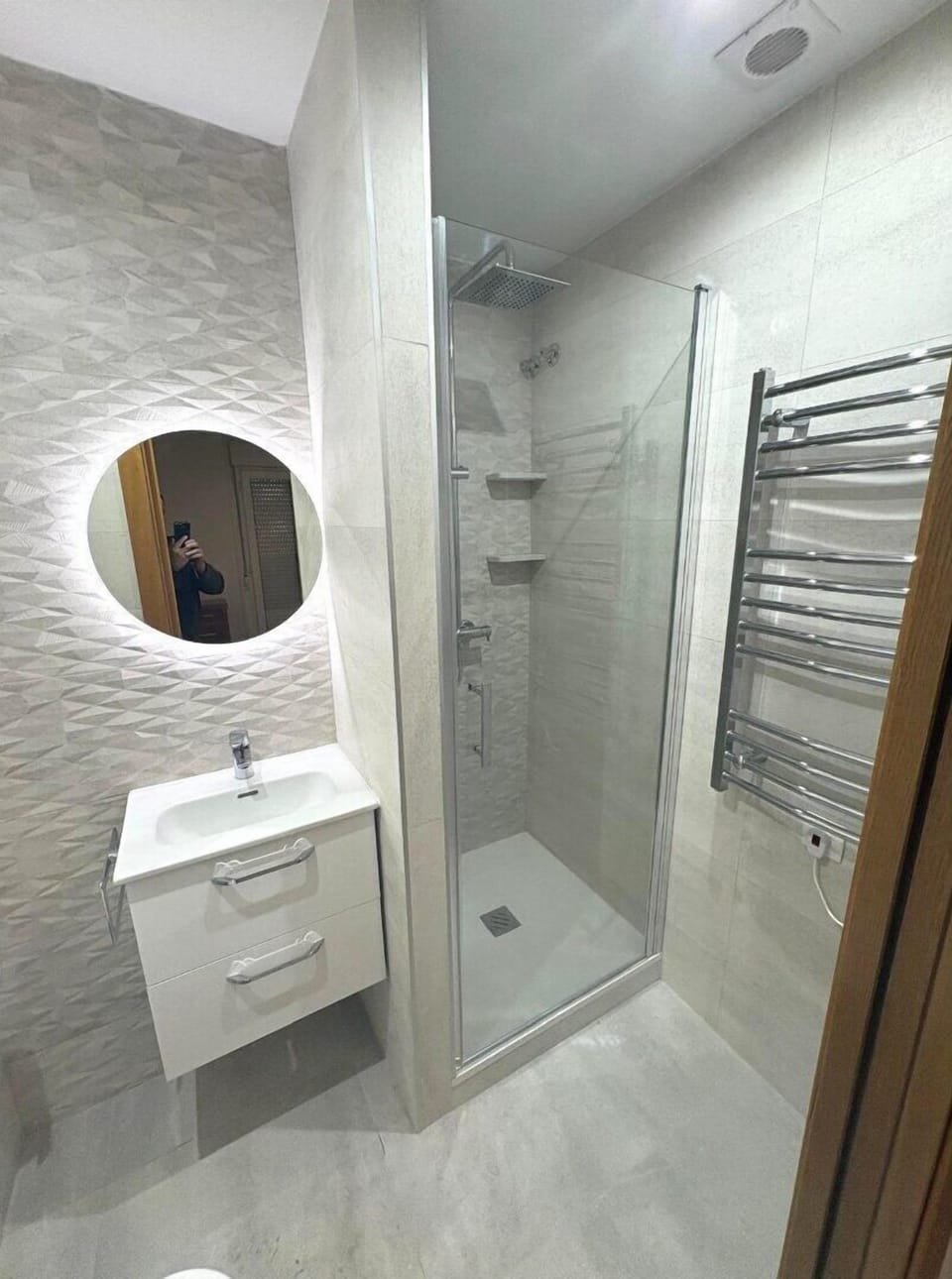 En Suite Bathroom 