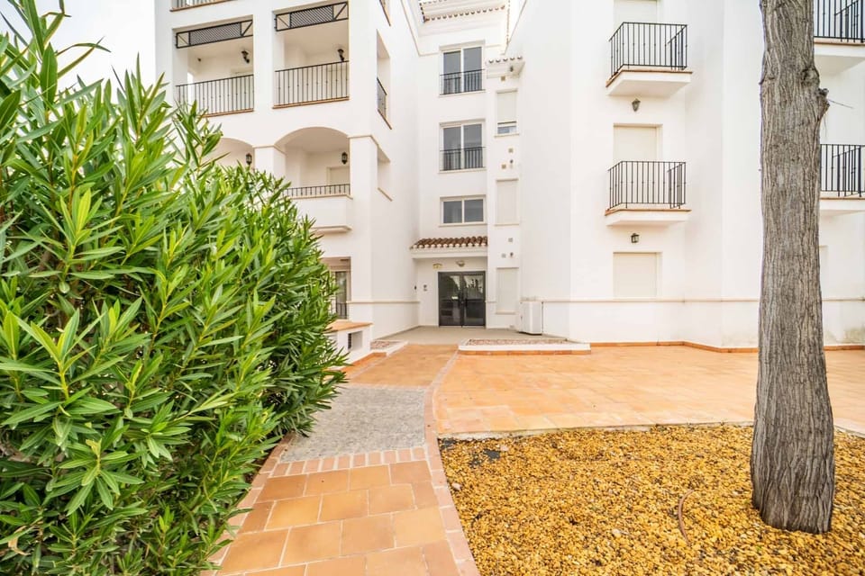 The front of the apartment 