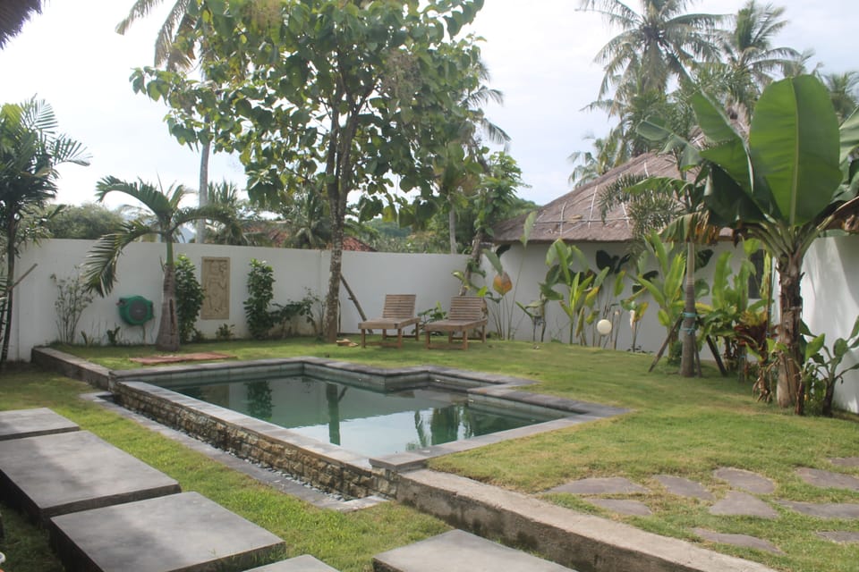 an intimate place . villa closed but inside hotel with hotel service resturant s