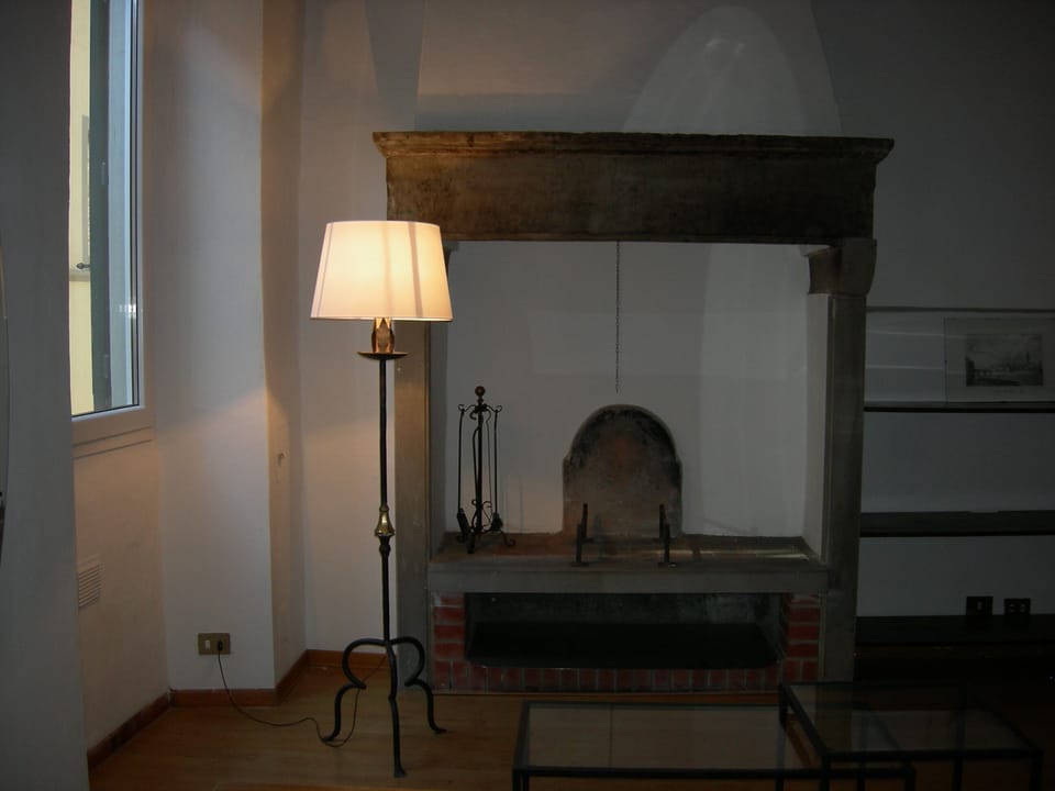 LIVING AREA WITH FIRE PLACE
