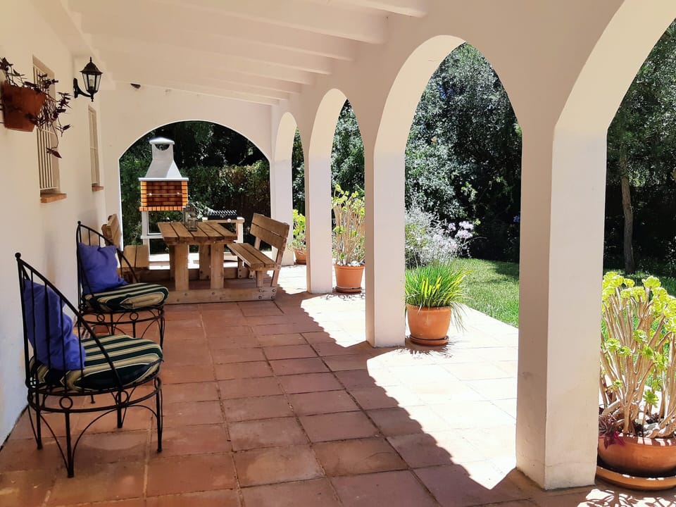 Fully shaded patio with BBQ