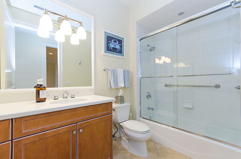 Full ensuite bathroom for Bunk Bed Room