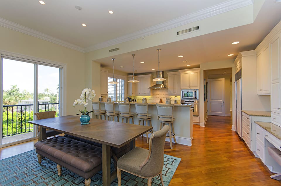 Kitchen Dining Area with full ocean view.