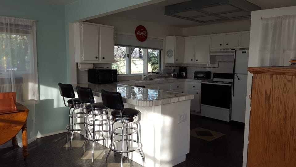 Spacious full-size kitchen