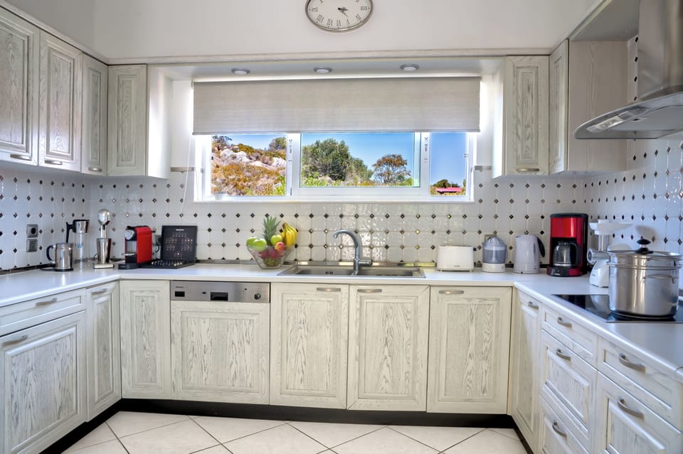Fully equiped kitchen.