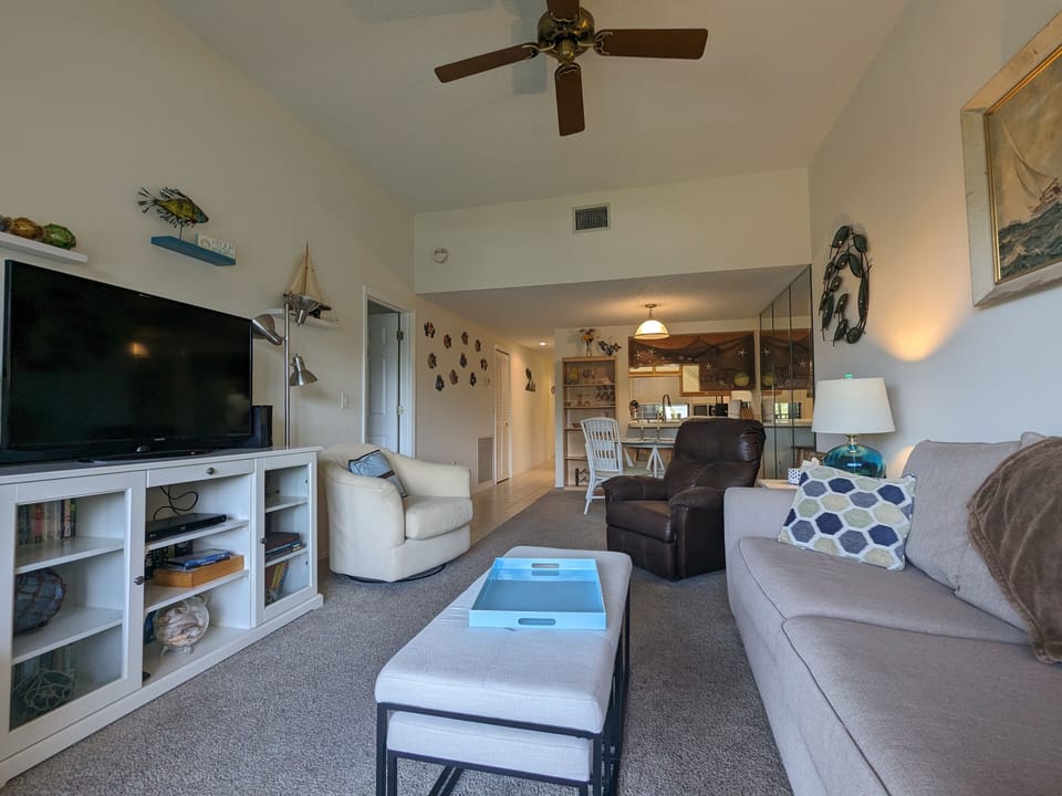 Living room to kitchen