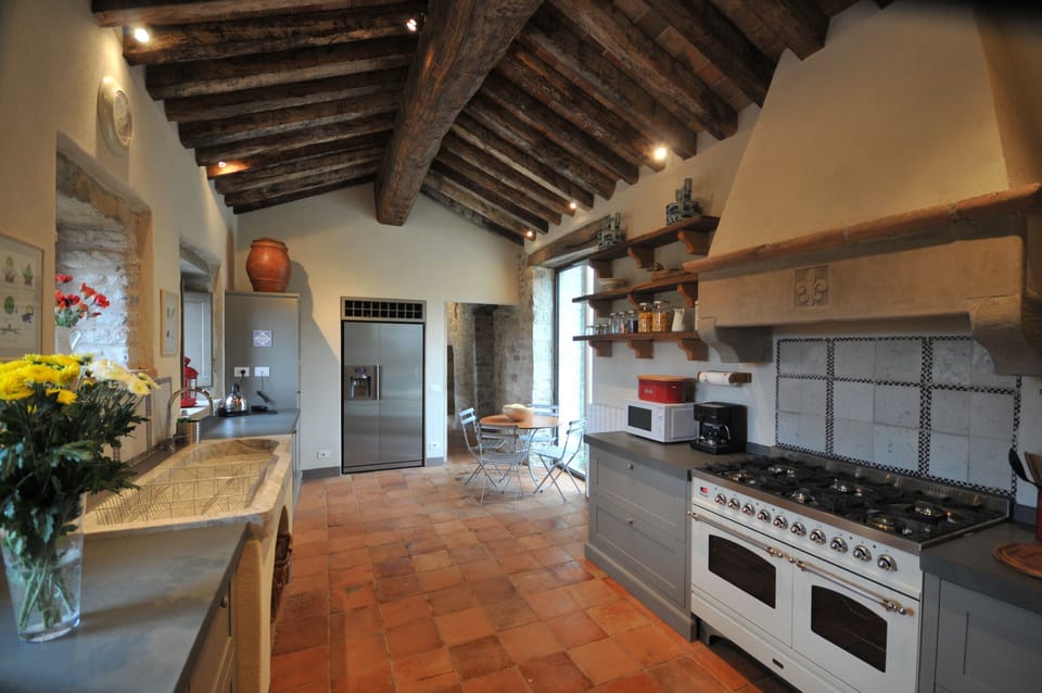 Luxurious well equipped kitchen