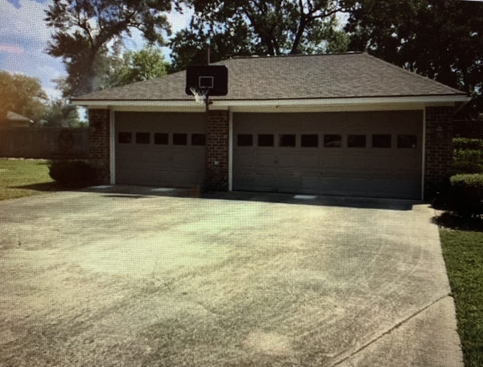 Country Style, 15mins downtown, entertaining space, Gazebo, large yard, parking House in Channelview