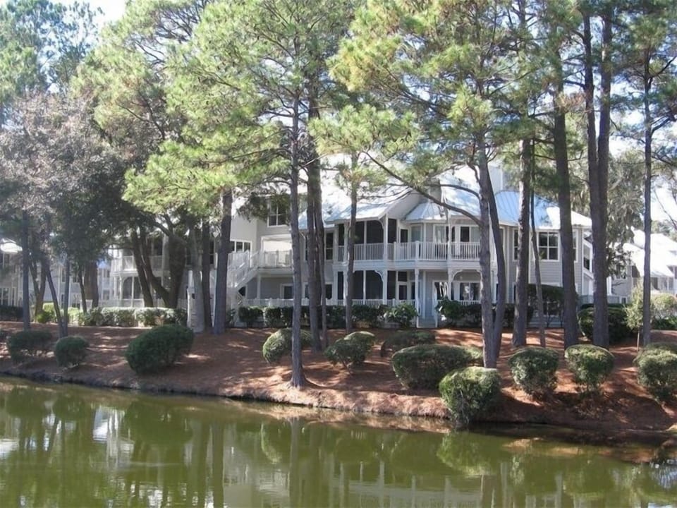 Ocean Palms Villa Rental - Overlooking the Pond 