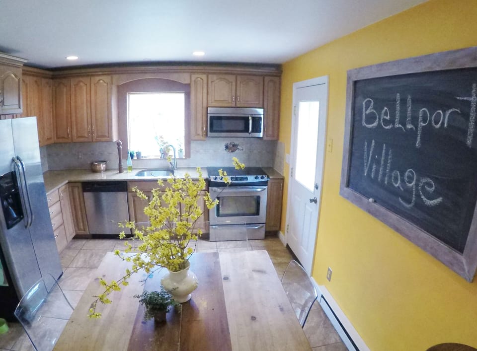 Eat in kitchen