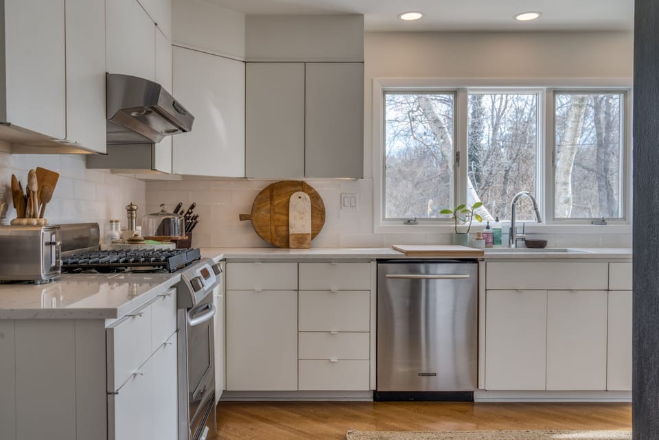 Fully equipped kitchen with everything needed to enjoy your stay.
