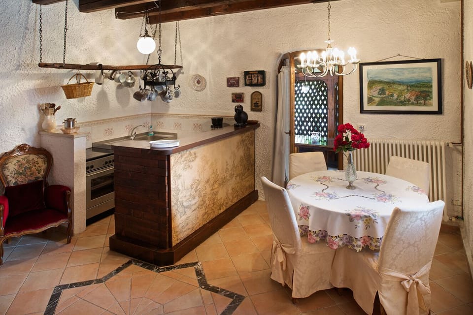 Detail of the kitchen and dining corner