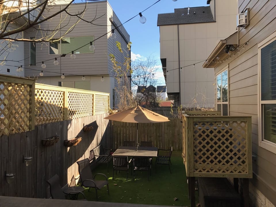 Outdoor dining
