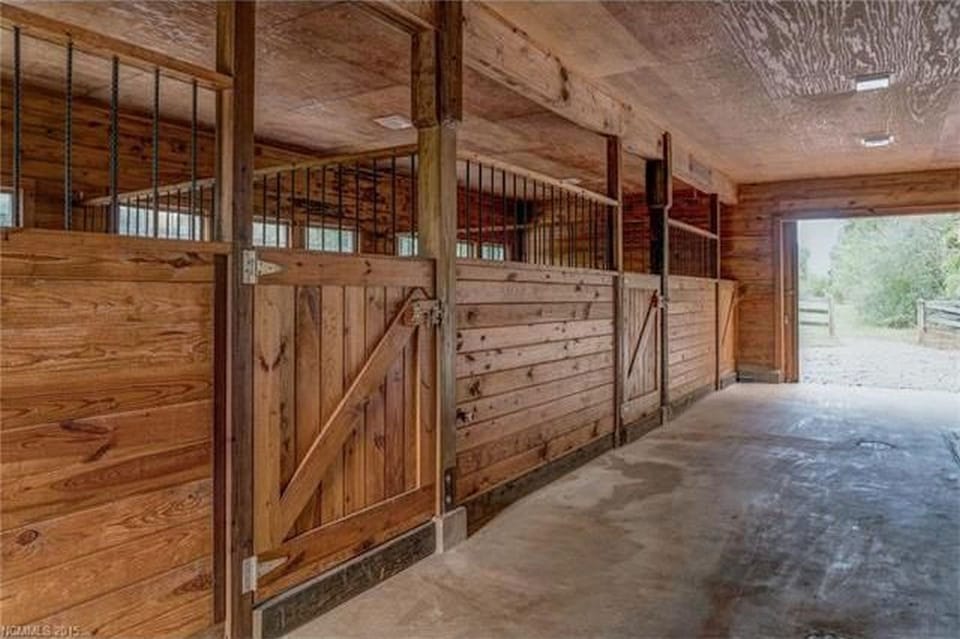Stalls Below