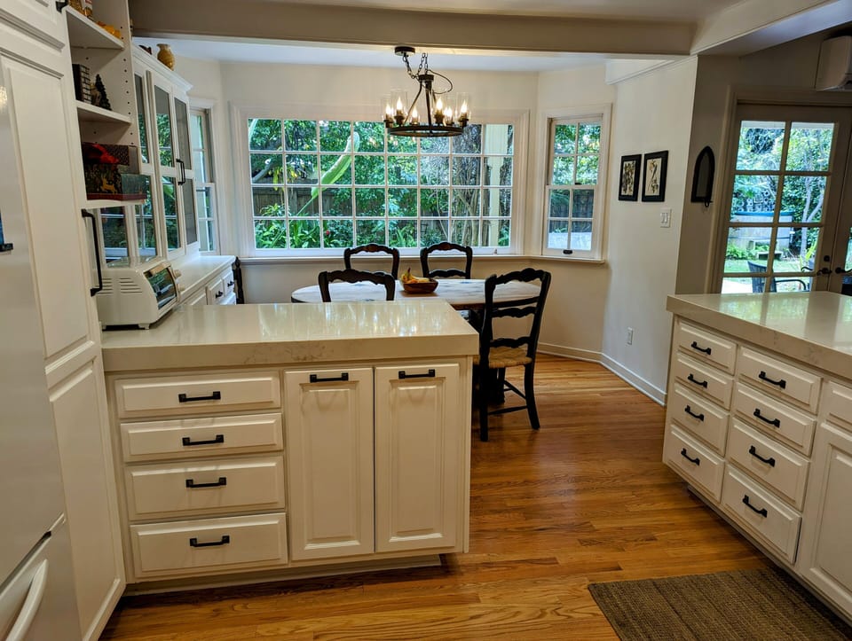 Kitchen with Breakfast nook