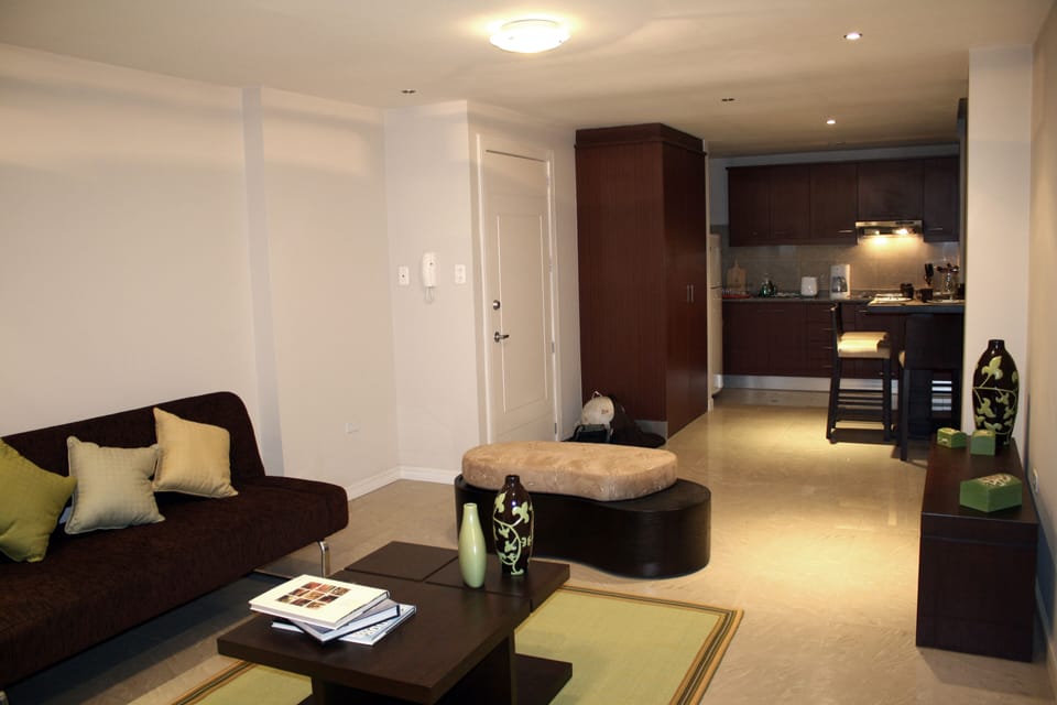 LIVING AND DINNING ROOM