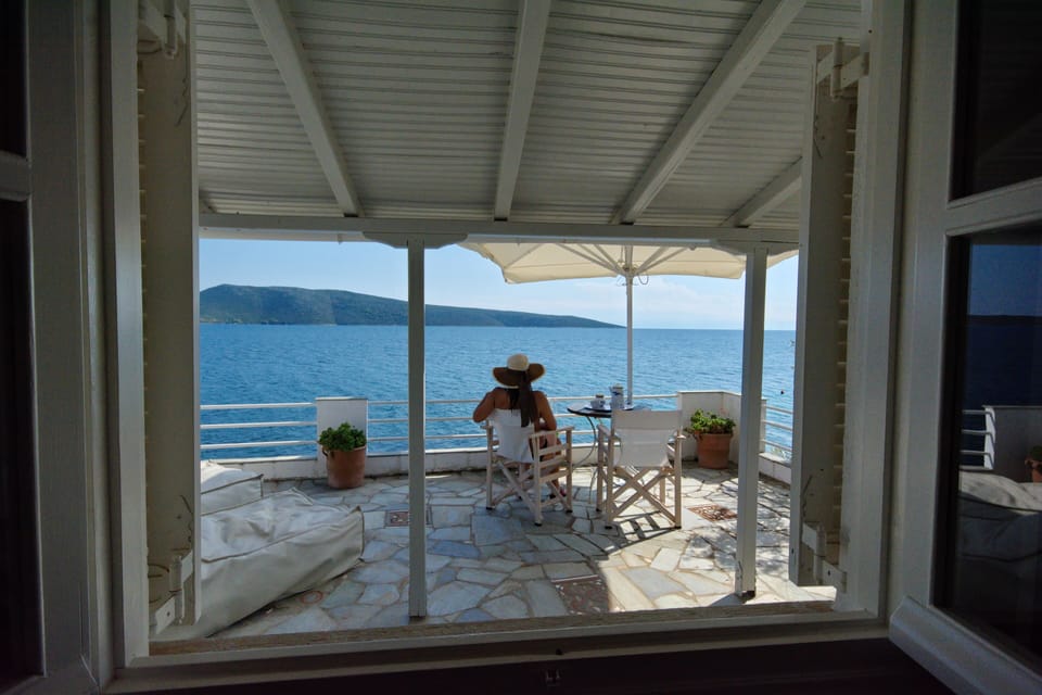 Relaxing on the terrace in the shade , comfortable loungers , beach towels 