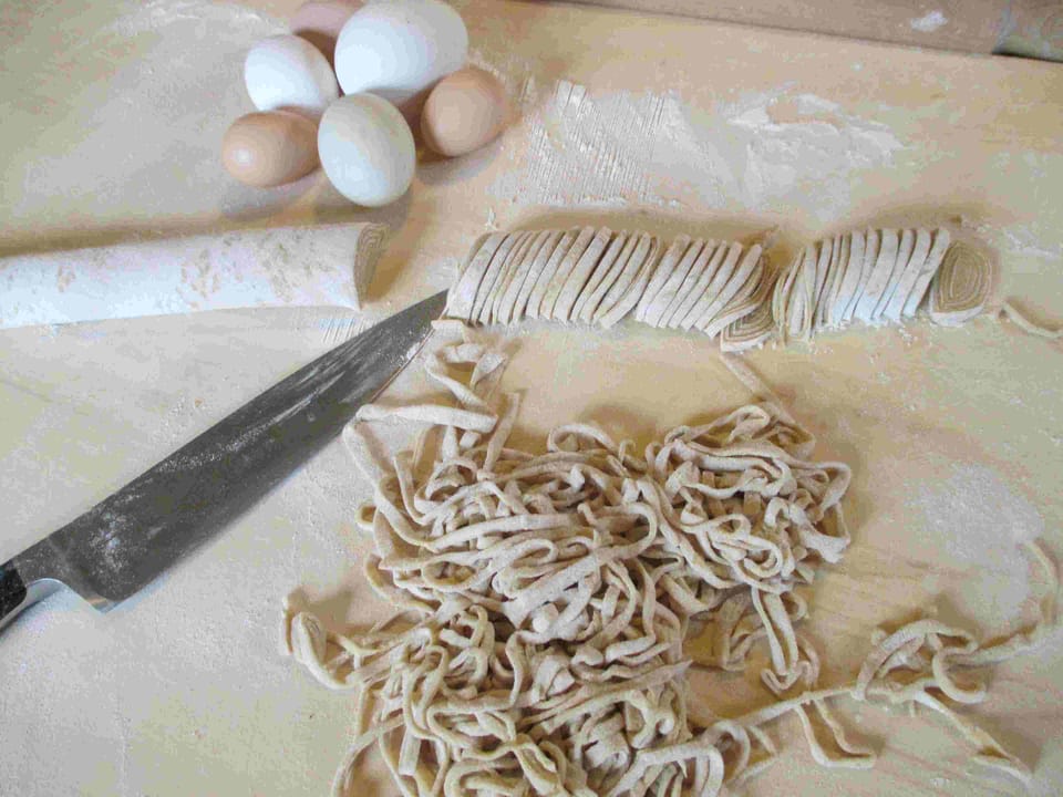 Learn how to make fresh pasta by hand, with our chickens' eggs.