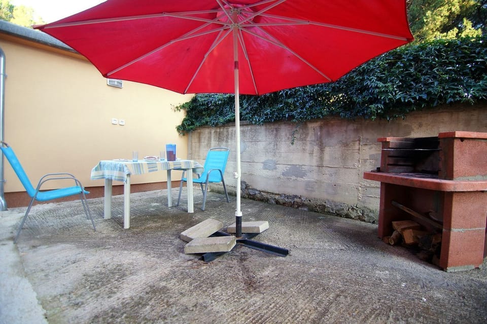 Apartment in Pula just 50 meters to beach Apartment in Pula