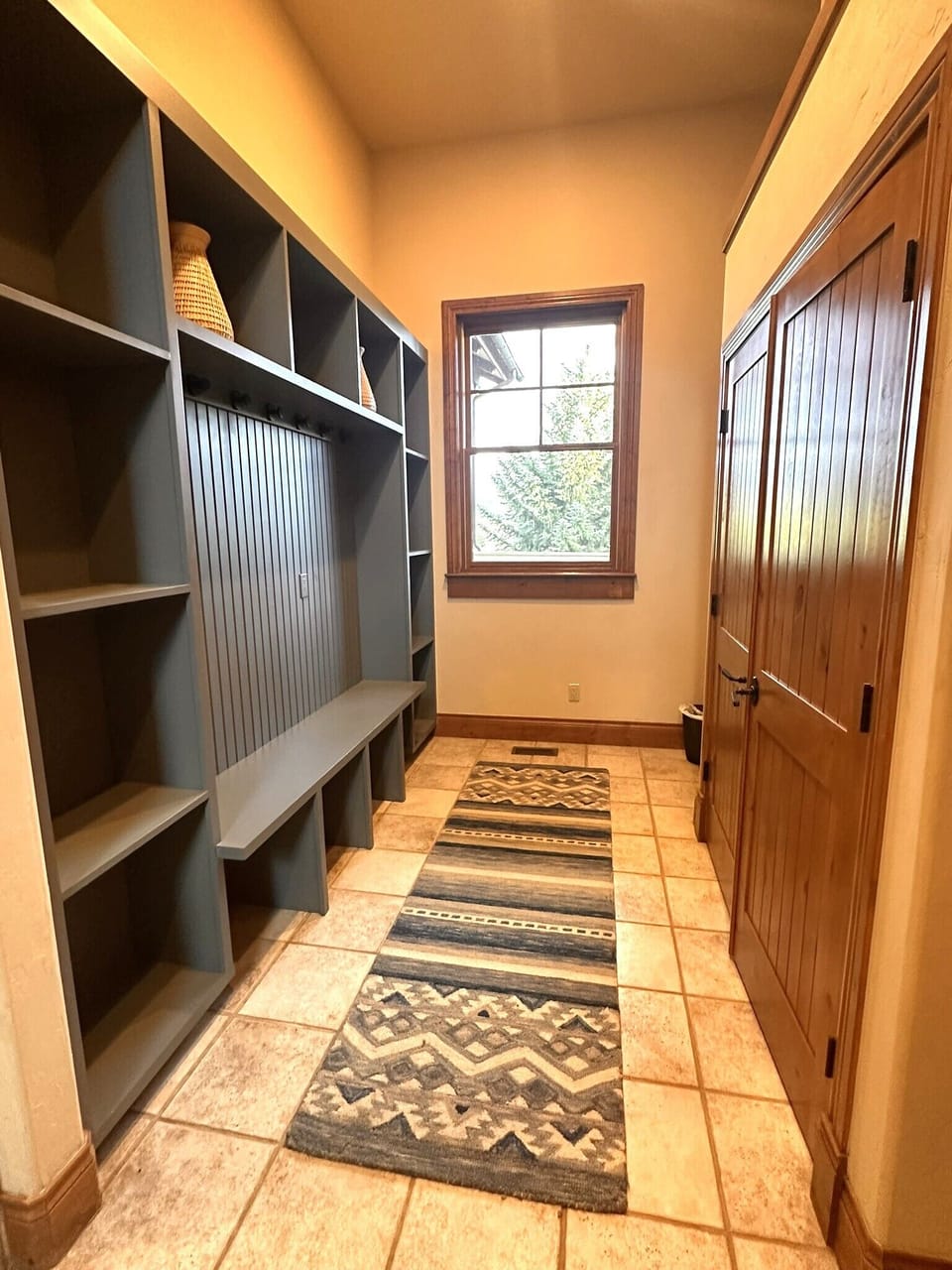 Main floor mudroom with washer/dryer