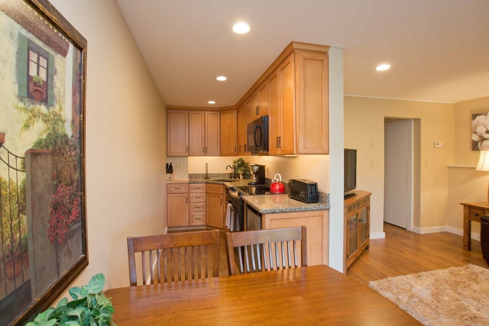 The kitchen offers all the conveniences of cooking at home