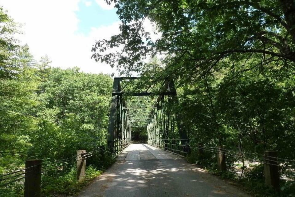 Bridge over a river, on the walk between the House and Jamaica State Park