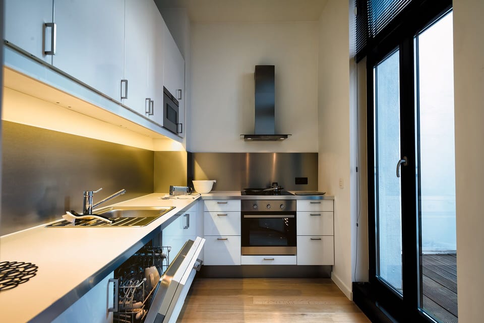 Fully-Equipped Kitchen / Private terrace