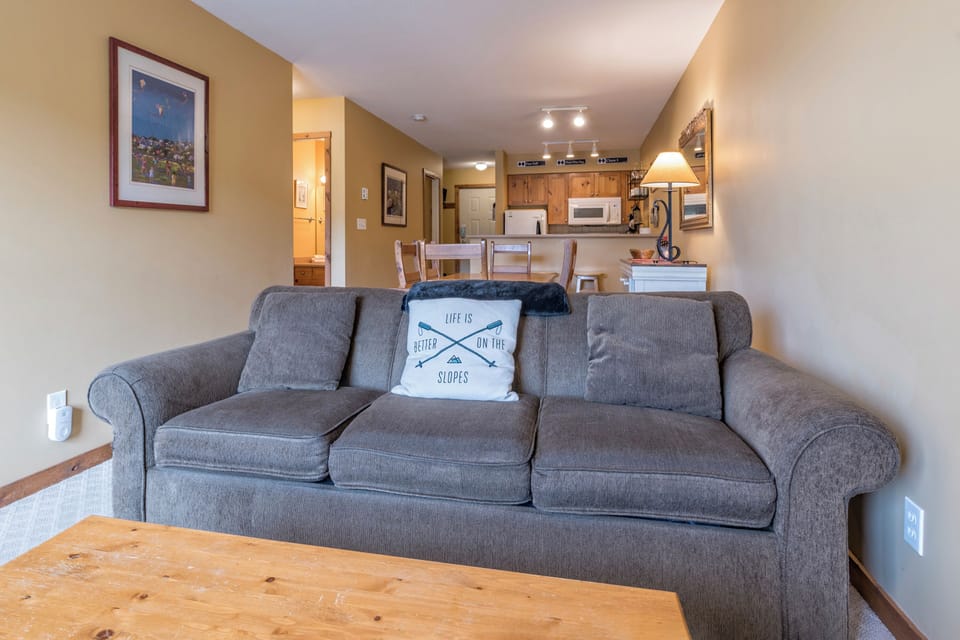 Open Concept for Easy Entertaining 