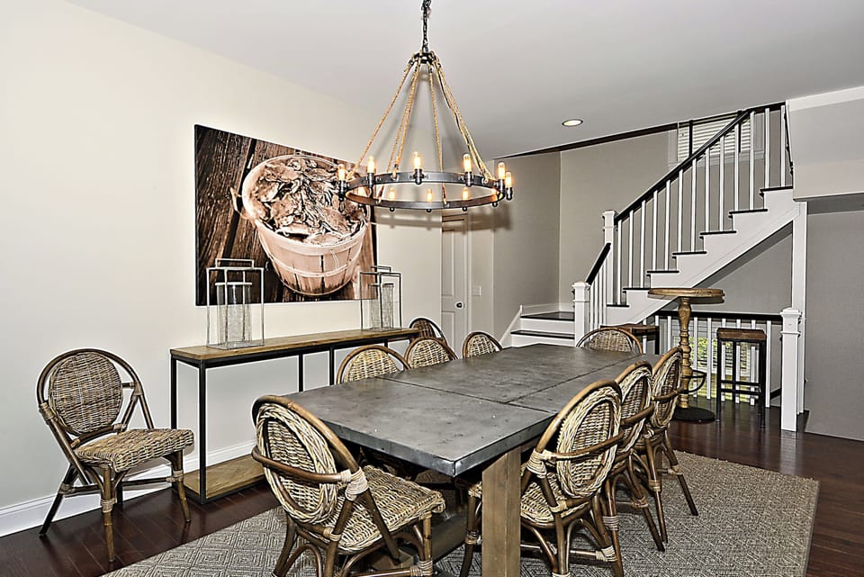 Main Level,Dining Area,