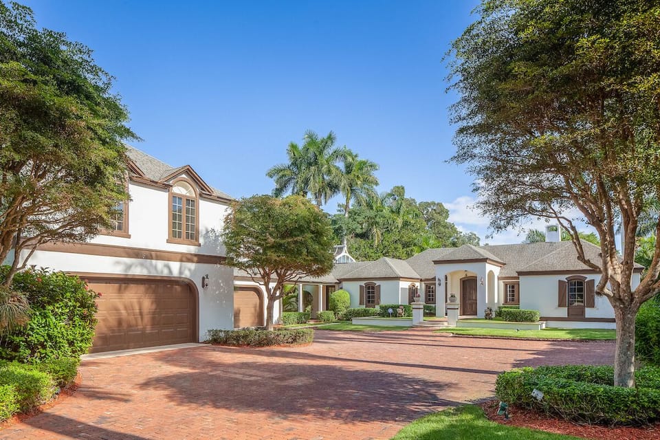 2587 Half Moon Walk Daylight View Home