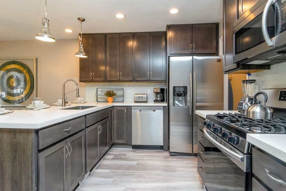 Gorgeous remodeled modern-style kitchen