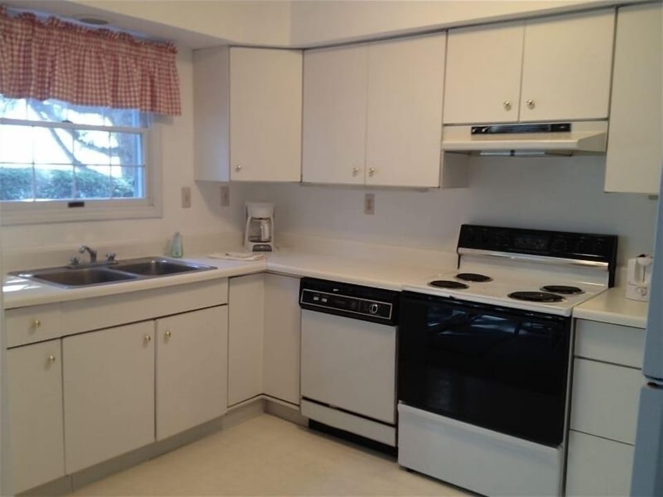 Bright and clean fully stocked kitchen