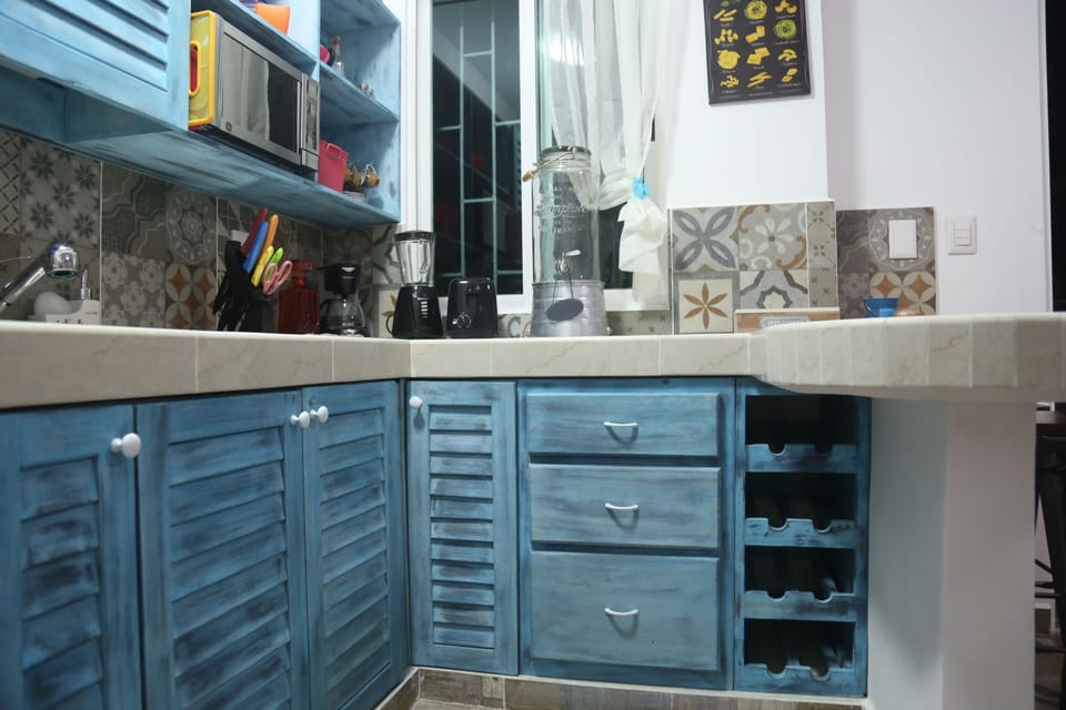 Blender, toaster, american and italian cofee maker, microwave
Villa Serafina