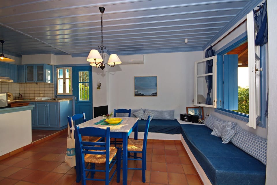 plenty of room for the family, can sleep 6, with 2 on the sofas 