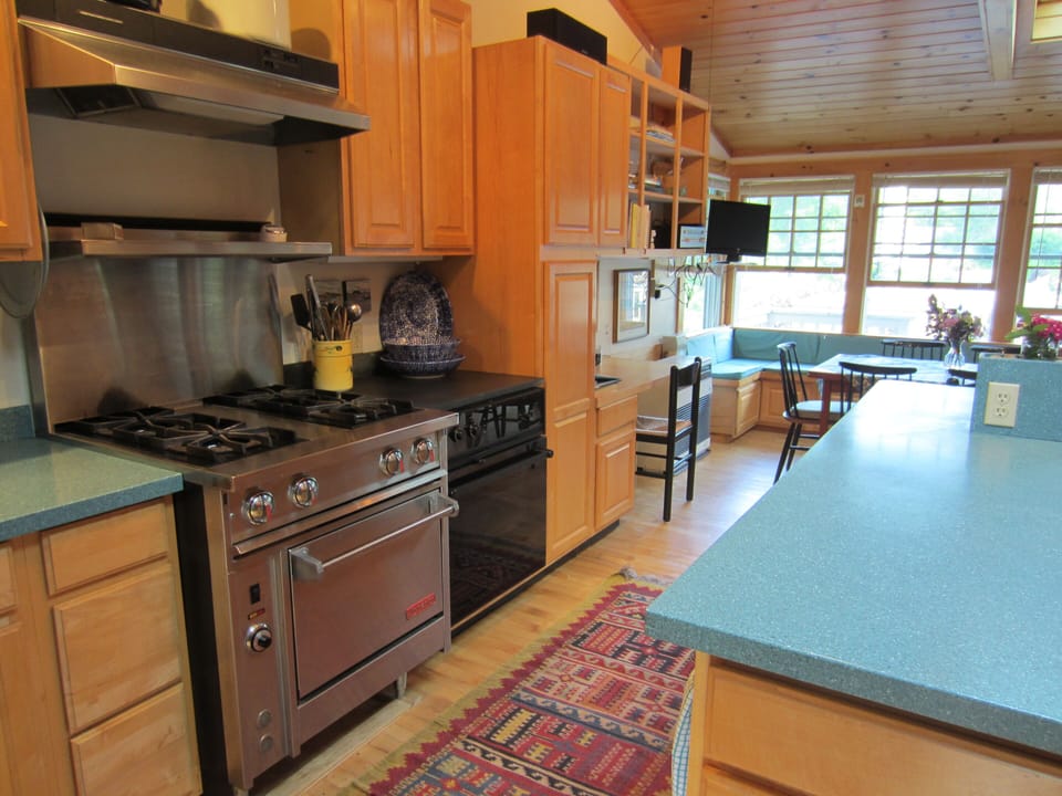 Additional view of kitchen.