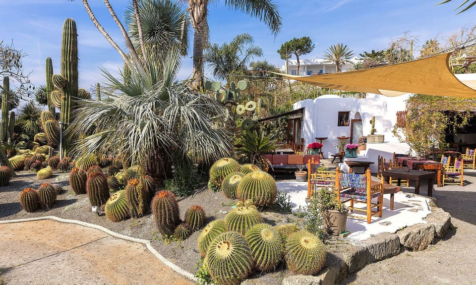 Aptm and Rooms in a Small and Fine Resort, set in a botanical Garden.  On Ischia