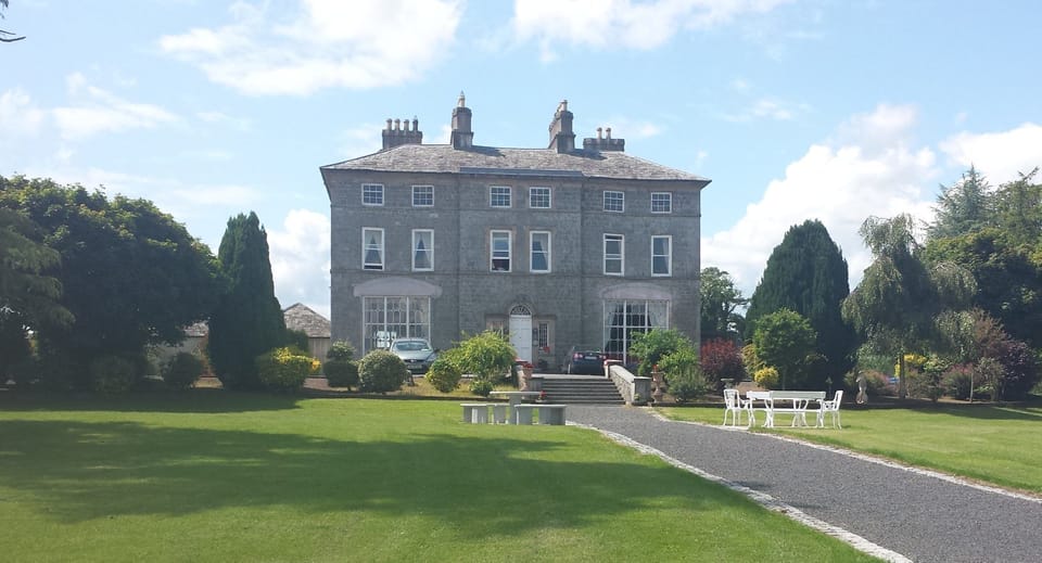 Summers day at Inch House