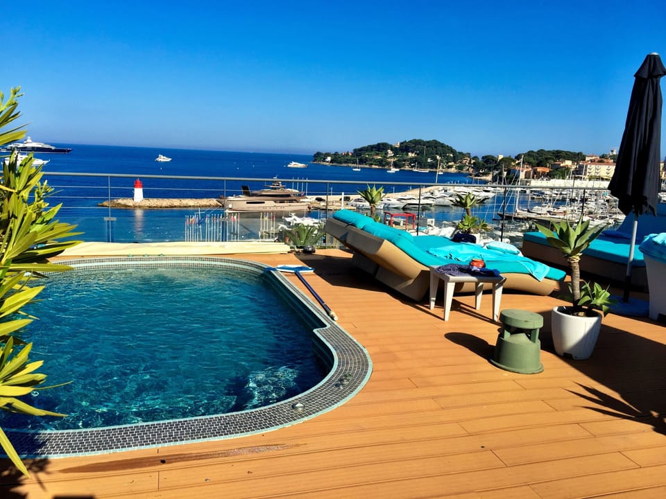 Roof terrace featuring new deck