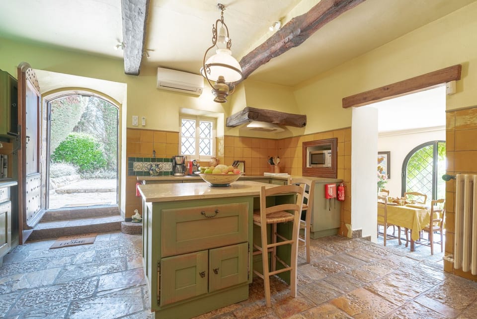 Traditional provencal kitchen, updated with the latest appliances