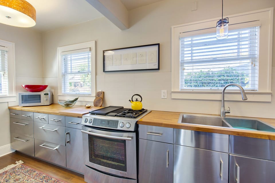 Jennair ranged with gas cooktop