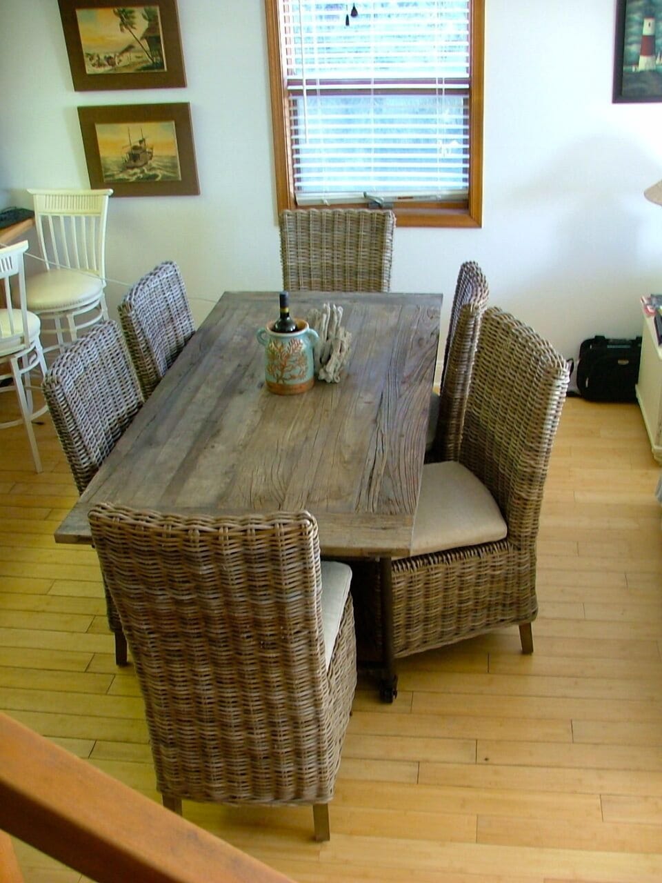 Dining Room - seats 8
2 chairs not shown
