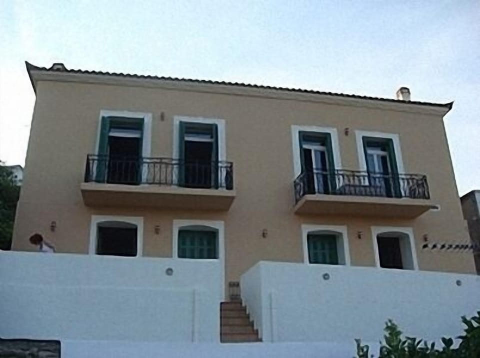 Two ground floor flats for rent (first floor flat for my use only, sorry)