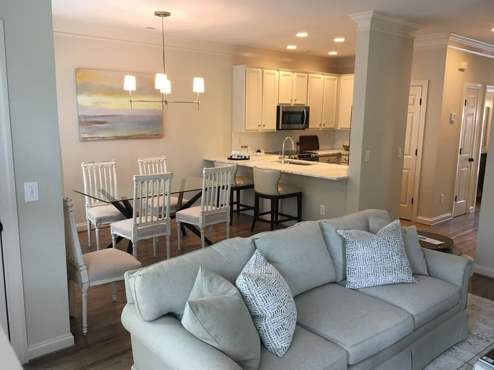 Dining area/Den
