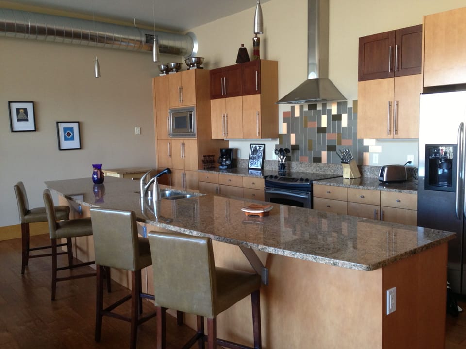Fully equipped kitchen.