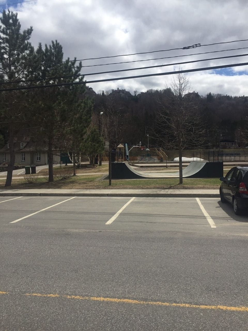 kids park that is 5 min walk away